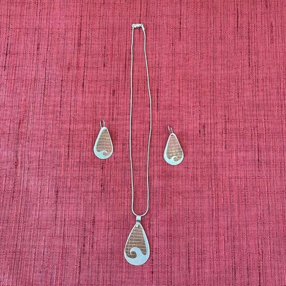 Jessie Senecal Handmade Sterling Sliver "Copper Wave" Necklace and Earrings - Picture 3 of 5